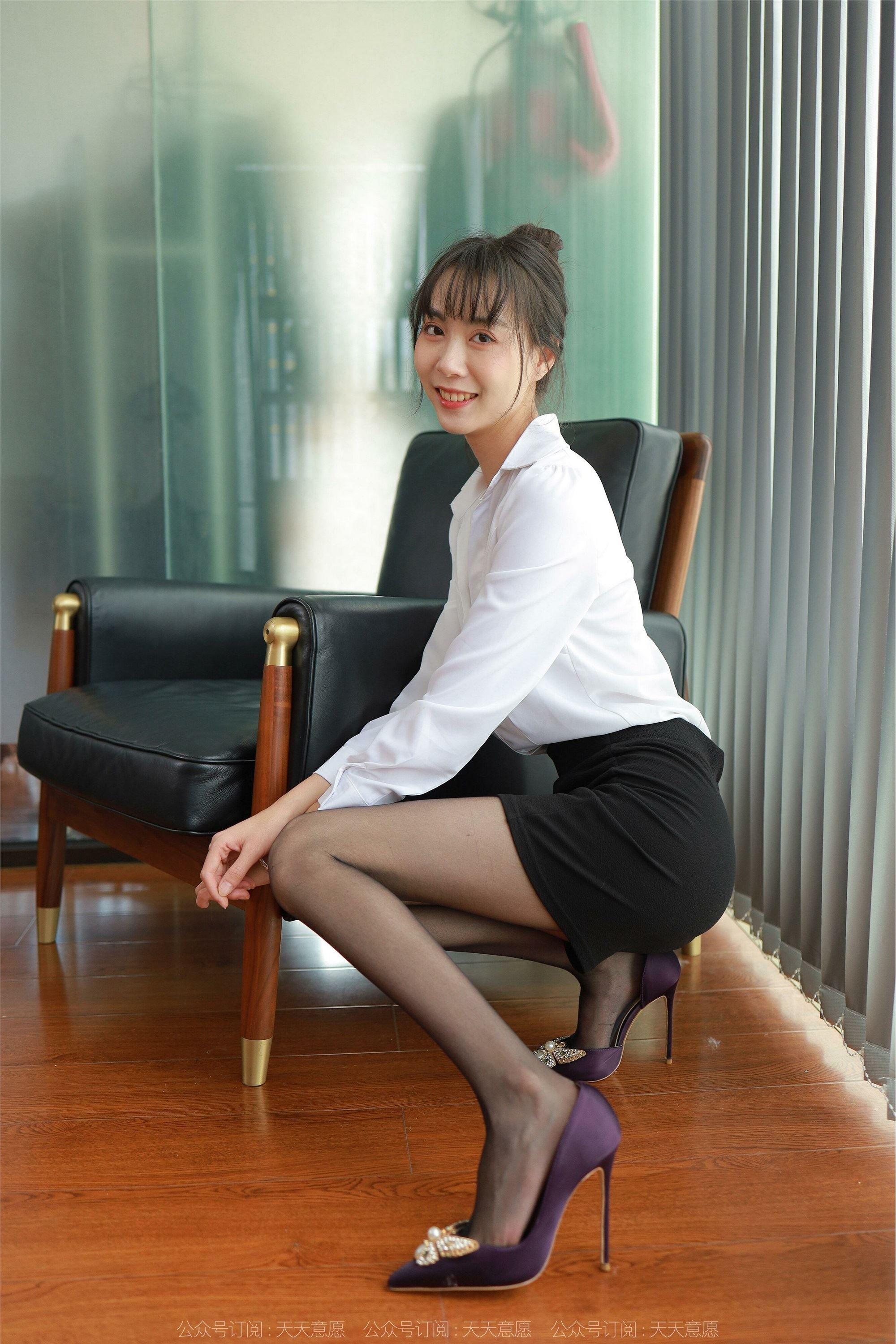 IESS异思趣向  2022.03.12 丝享家1026：团团《紫色蝴蝶高跟》